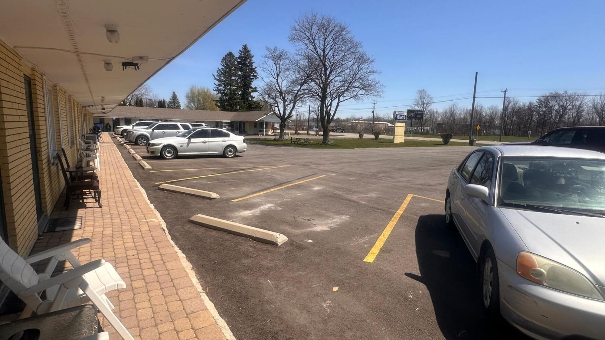 Colonial Motel Chatham-Kent Luaran gambar