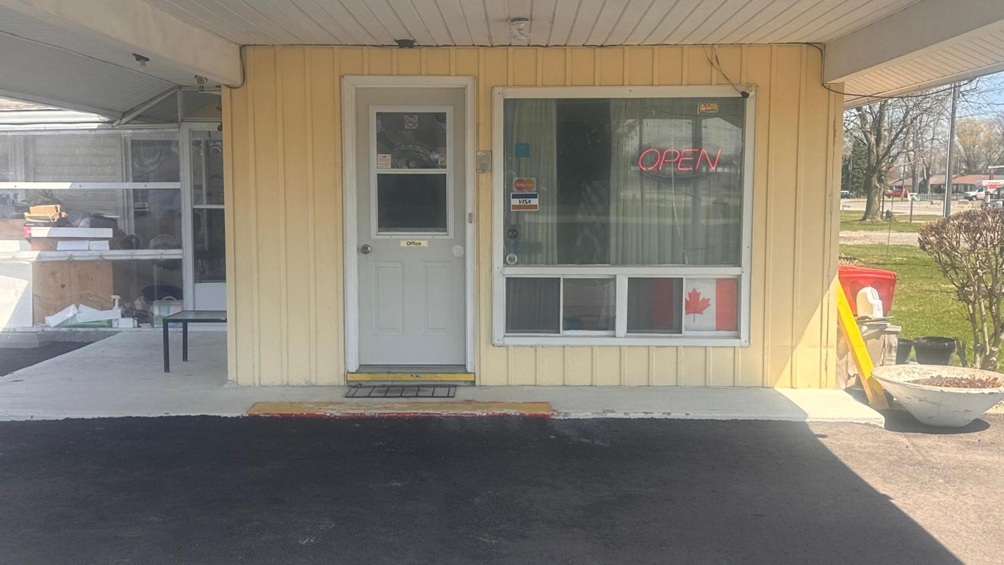 Colonial Motel Chatham-Kent Luaran gambar