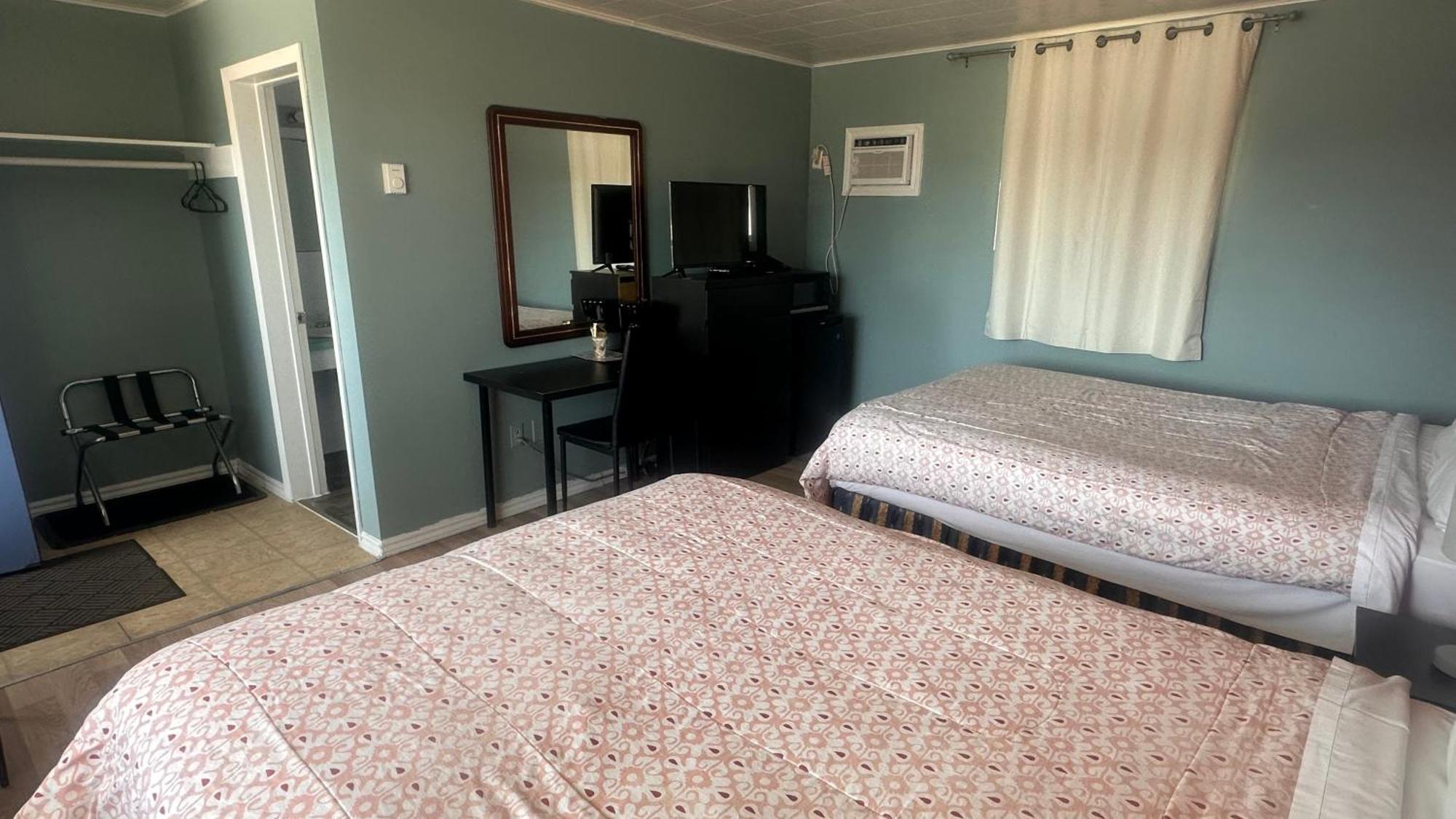 Colonial Motel Chatham-Kent Luaran gambar