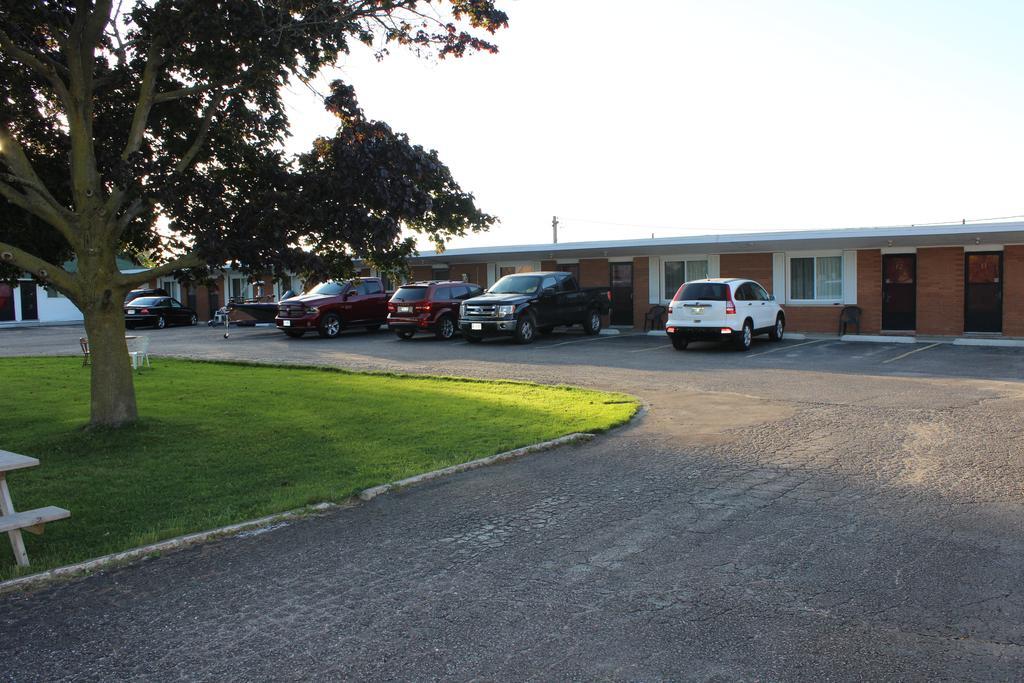 Colonial Motel Chatham-Kent Luaran gambar