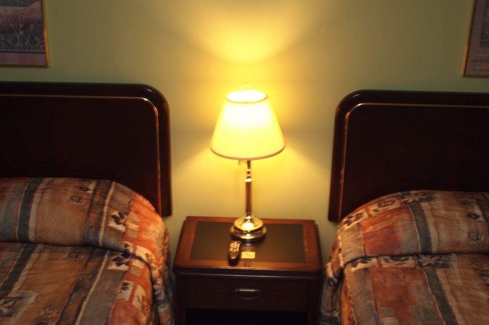 Colonial Motel Chatham-Kent Luaran gambar